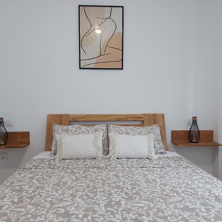 Apartamento En Residencial Con Piscina إل كامبيلو المظهر الخارجي الصورة